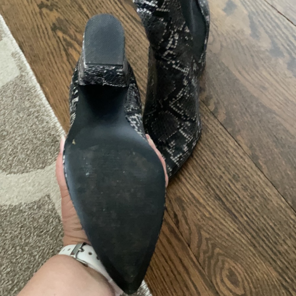 Steve Madden Subtle Snake Bootie, Sz 5.5 - image 4